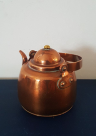 Kleine koperen theepot