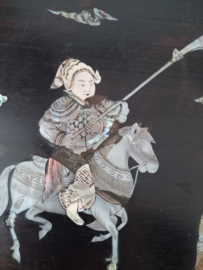 Chinees dienblad met parelmoer inlegwerk
