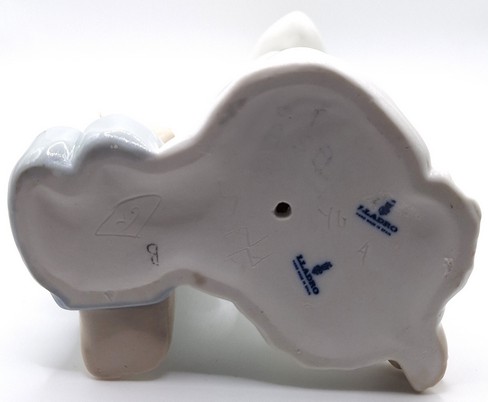 Lladro Teaching to pray #4779