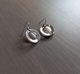 Zilveren oorhangers ring