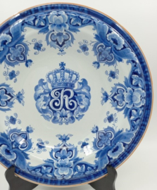 Grote sierschotel t.g.v. 25-jarig regeringsjubileum van Juliana