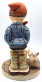 Hummel beeldje 'Farm boy'