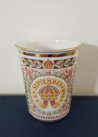 Geëmailleerde herdenkingsbeker koningin Wilhelmina