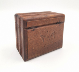 Houten sigarettendoosje '42