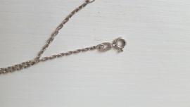 Zilveren ketting met kleine parelmoer hanger 