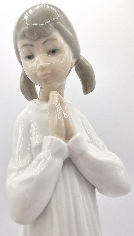 Lladro Teaching to pray #4779