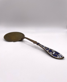 Russische serveerlepel met emaille