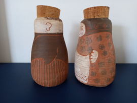 2 grote terracotta voorraadpotten