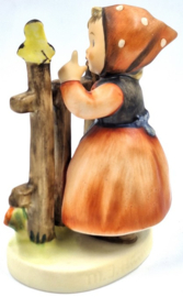 Hummel beeld 'Signs of Spring'