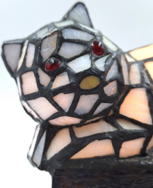 Tiffany stijl tafellamp 'Cat on Books'