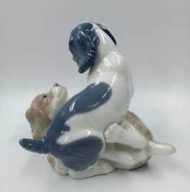 Lladro Nao beeldje van 2 spelende pups