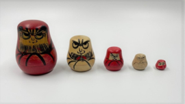 5 kleine Daruma kokeshi poppetjes