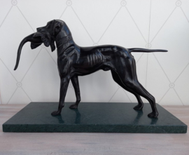 Groot bronzen beeld van jachthond