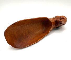 Netsuke theeschep met ratje