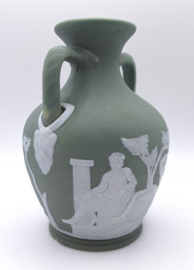 Groen Portland Wedgwood vaasje