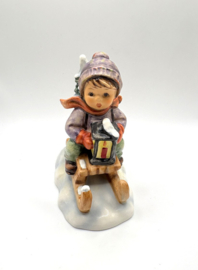 Hummel beeldje 'Ride into Christmas' (groot)