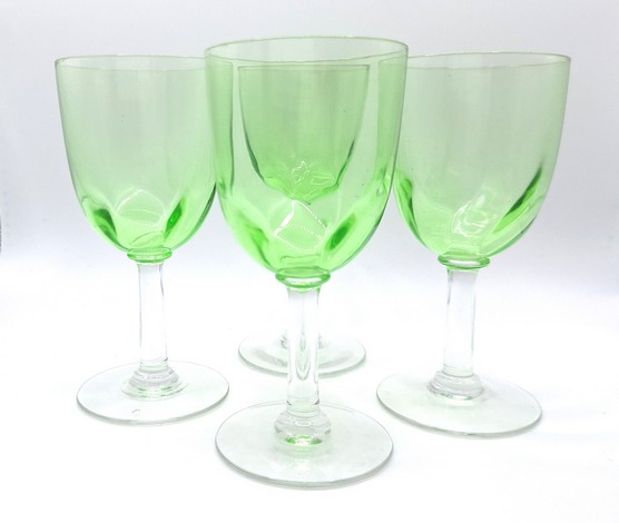 Vier uranium glaasjes