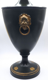 Kastanjevaas Italiaanse stijl