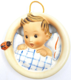 Hummel plaquette 'Child in bed' / 'Kind im Bett'