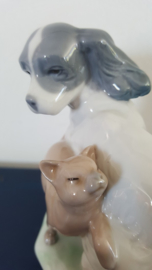 Lladro Nao beeldje, hond en kat in harmonie