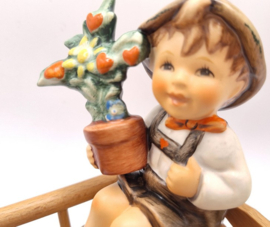 Hummel beeldje 'Vielen Dank für alles / Loving bloom'