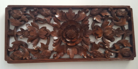 Floraal houtsnijwerk