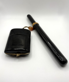 Japanse kiseru in pijphouder