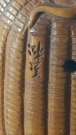 Netsuke van 3 ratten in een mandje