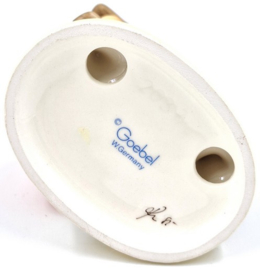 Hummel beeld 'Signs of Spring'