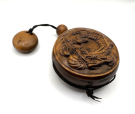 Ronde Japanse inro met draak