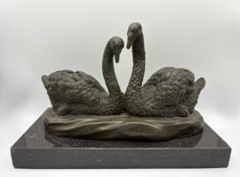 Bronzen sculptuur van 2 zwanen