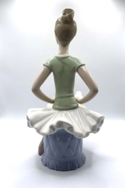 Lladro Laura sitting green ballerina #1360