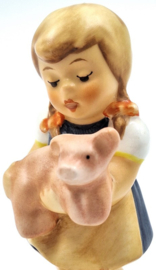 Hummel beeld 'Mein Glückssweinchen' / 'Pigtails'