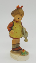 Hummel beeldje 'Die kleine Gärtnerin / Little Gardener'
