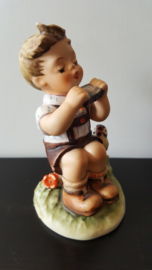 Hummel beeldje 'In D-Dur' / 'In D-Major'
