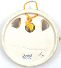 Hummel plaquette 'Child in bed' / 'Kind im Bett'