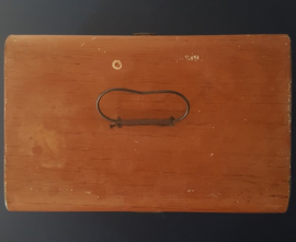 'Houten kistje' van blik