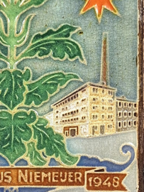 Cloisonné tegeltje tabaksfabriek Niemeijer