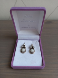 Zilveren oorhangers met parels