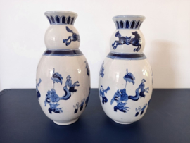 2 decoratieve vazen met Chinees decor