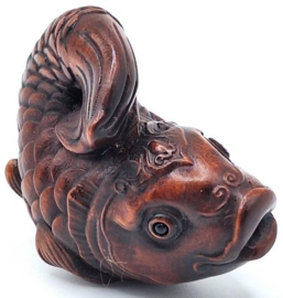 Netsuke van een koi