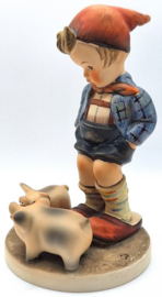 Hummel beeldje 'Farm boy'