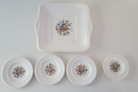 Wedgwood  schaal + 4 schaaltjes Conway