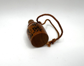 Japans houten sake flesje
