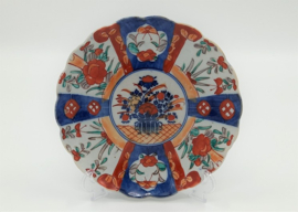 Japans Imari bord met groot boeket