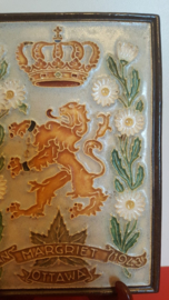 Cloisonné tegeltje "19 jan Margriet 1943 Ottawa"