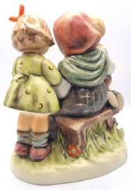 Hummel beeldje 'Märchenstunde / Storybook time'