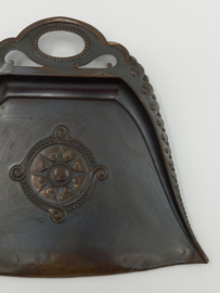 Art nouveau stoffer en blik