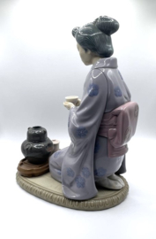 Lladro Geisha, August Moon #5122