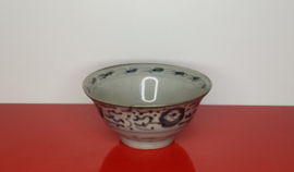 Chinees schaaltje met blauw tot zwarte decoratie